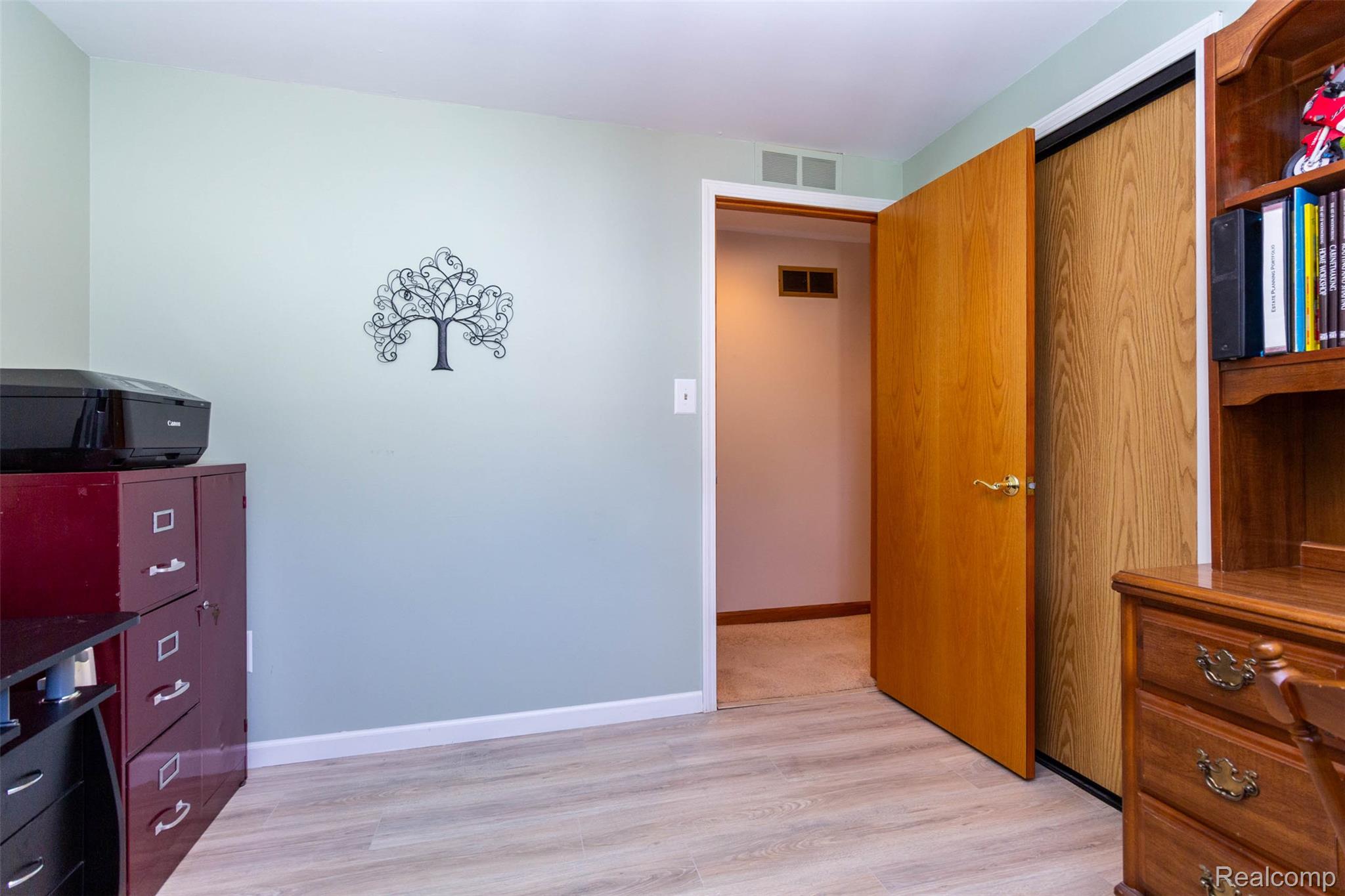 315 Meadowlake Road Canton, MI 48188 - Photo 24 of 43 interior (19).jpg