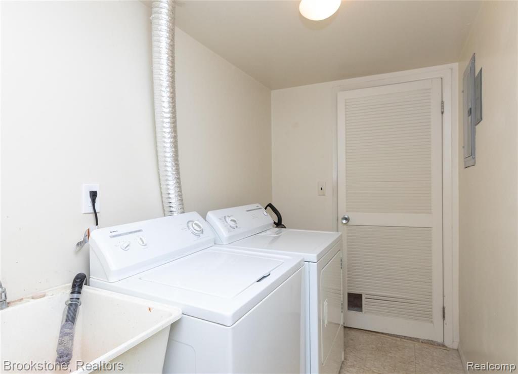 1677 Riverside Drive, Unit 13 Rochester Hills, MI 48309 - Photo 13 of 21