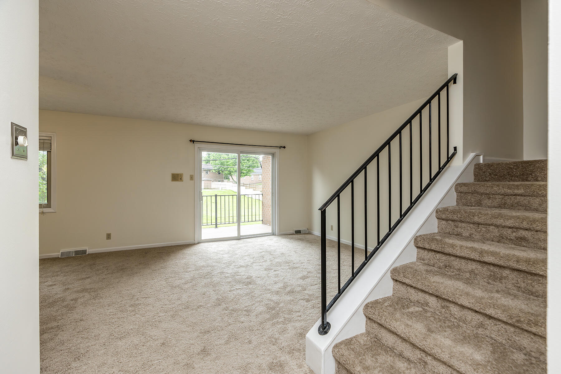 3320 Montavesta Road Lexington, KY 40502 - Photo 7 of 22 3320montavesta05