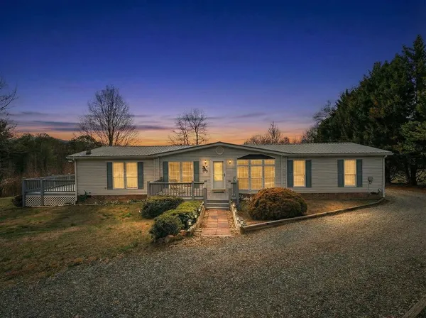 $255,000 | 283 Bobcat Lane, Warne, NC 28909