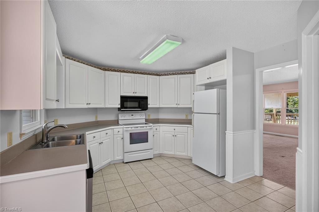 5493 Rolling Meadows Road Randleman, NC 27317 - Photo 11 of 36