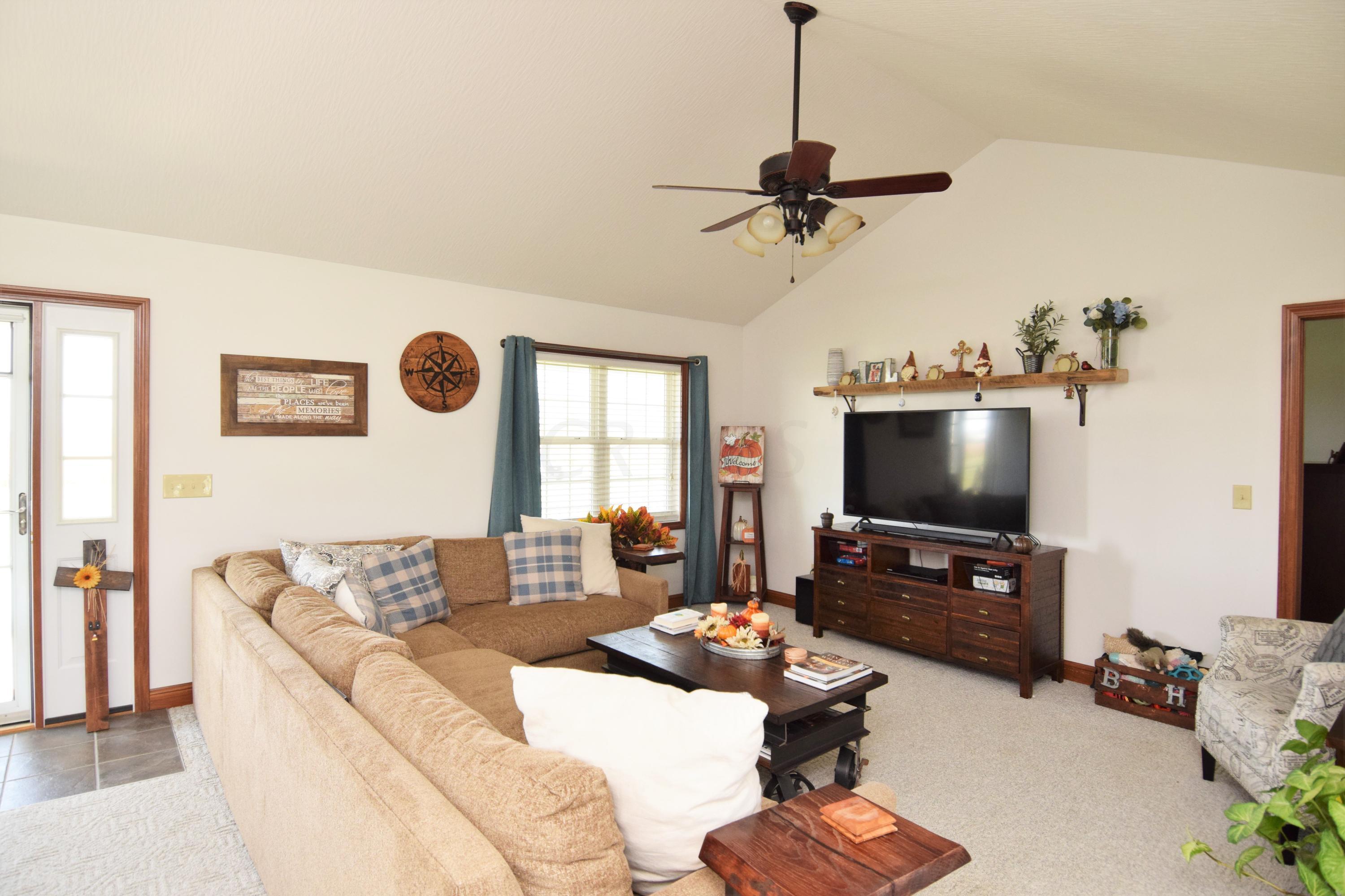 7378 Rader Road Northeast Pleasantville, OH 43148 - Photo 3 of 77