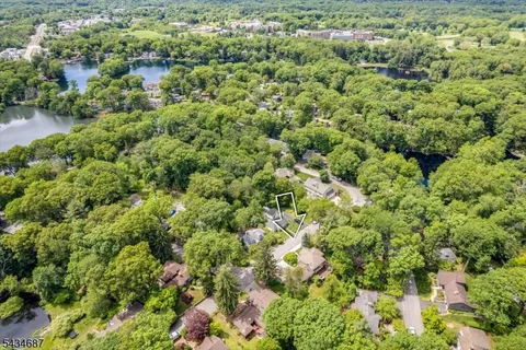 $864,999 | 48 Rainbow Trail, Mountain Lakes, NJ 07046