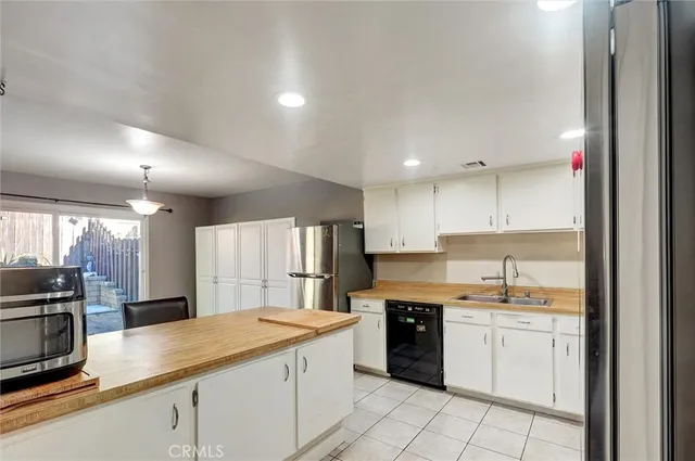 $750,000 | 22813 Rio Clara Drive, Valencia, CA 91354