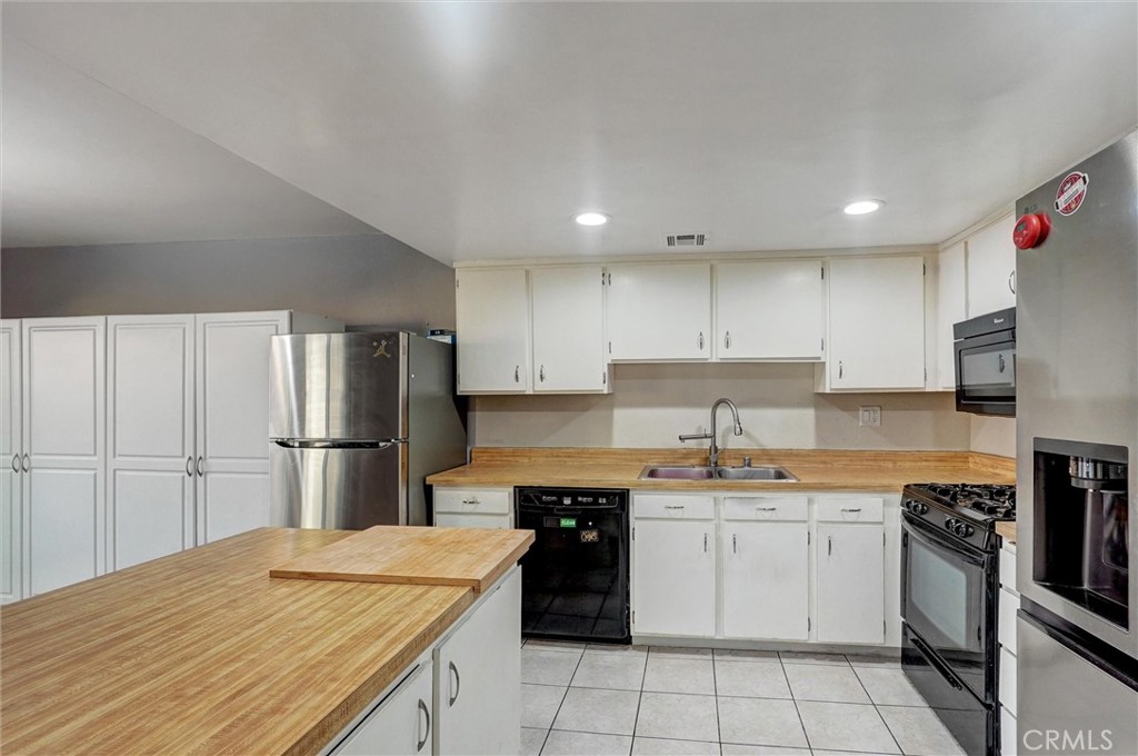 22813 Rio Clara Drive Valencia, CA 91354 - Photo 7 of 21