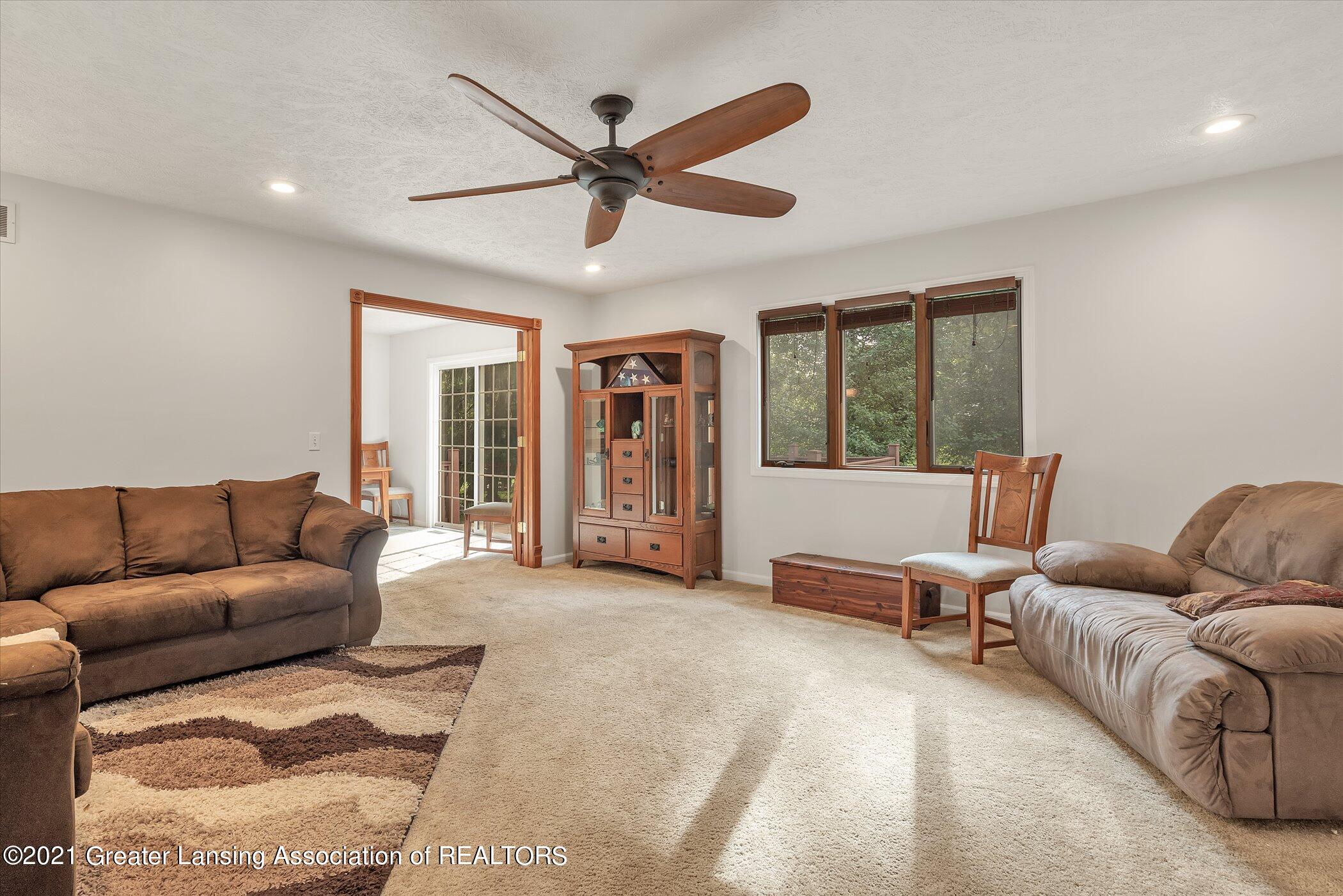 4603 Old Lansing Road Lansing, MI 48917 - Photo 10 of 34 07-4603-Old-Lansing-Rd-Windowstill-Real-