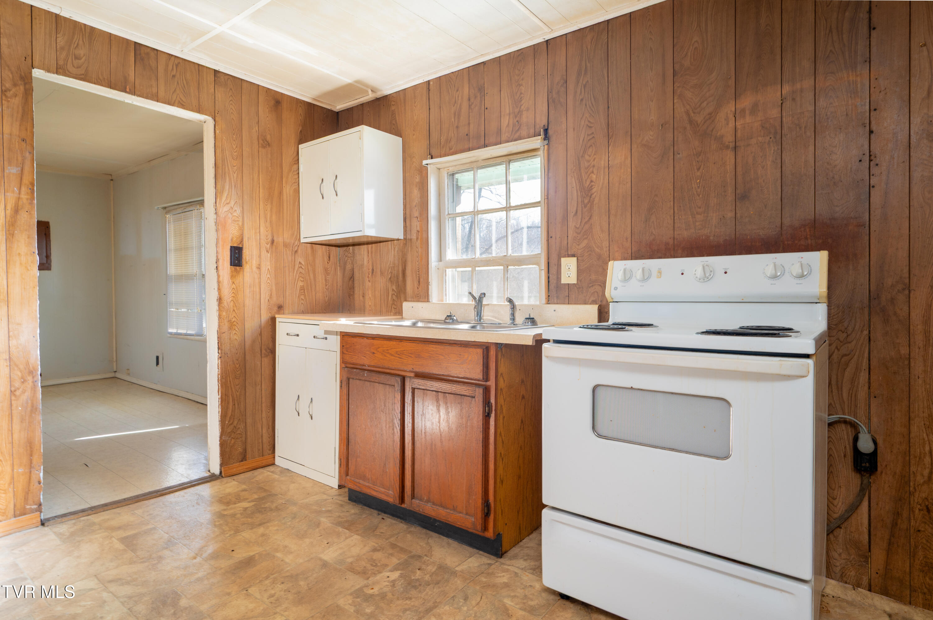 219 Old Siam Road Elizabethton, TN 37643 - Photo 12 of 35 Old Siam Rd-27