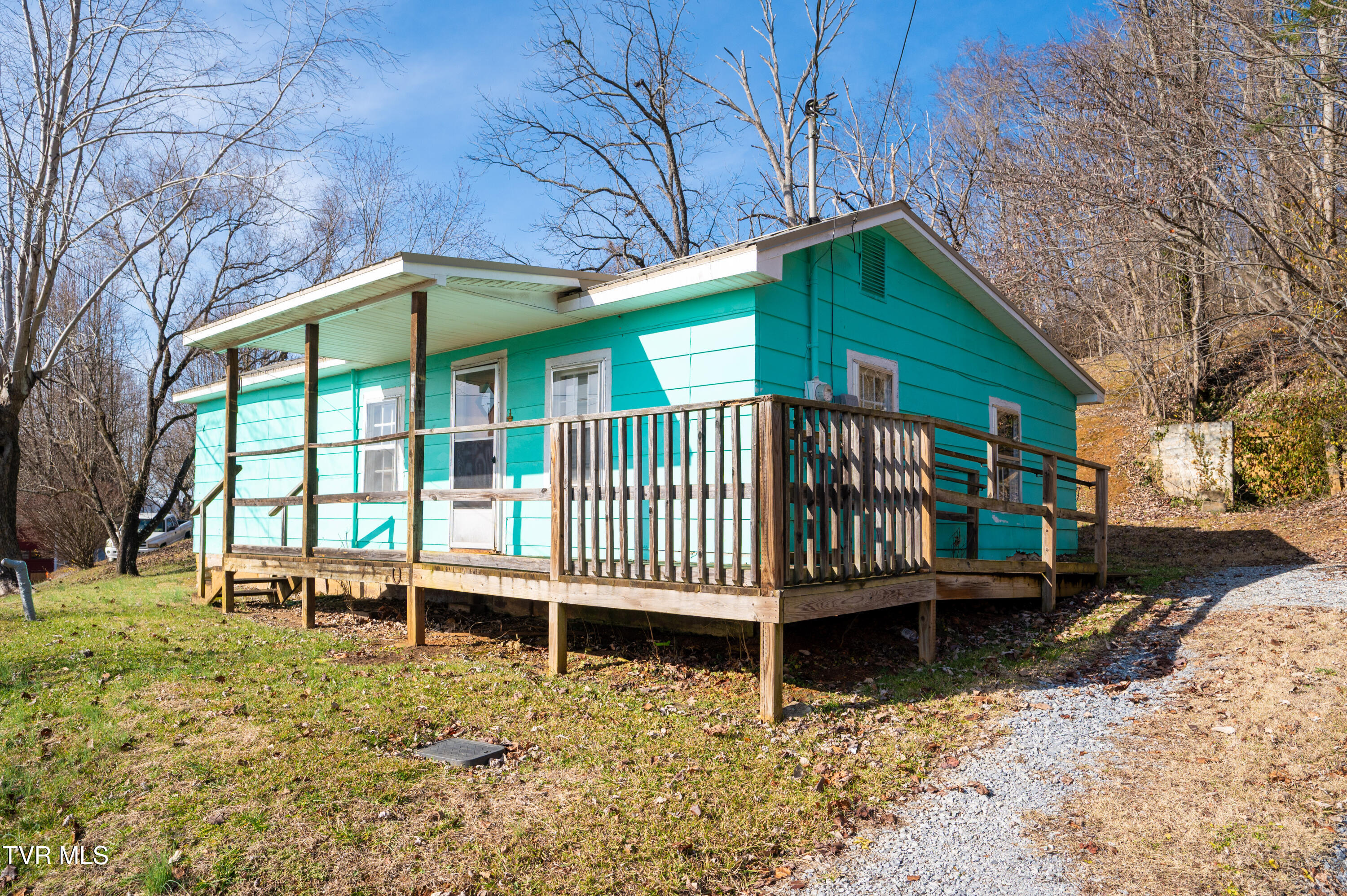 219 Old Siam Road Elizabethton, TN 37643 - Photo 6 of 35 Old Siam Rd-29