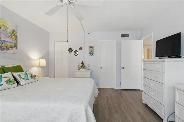 $3,600 | 244 St Augustine Avenue, Unit 605, Venice, FL 34285