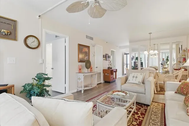 $3,600 | 244 St Augustine Avenue, Unit 605, Venice, FL 34285