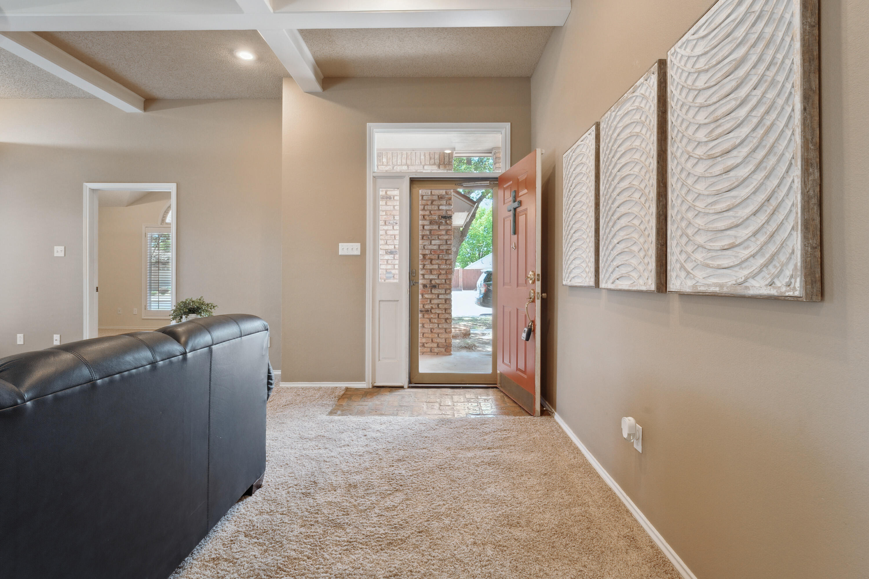 102 North Utica Avenue Lubbock, TX 79416 - Photo 7 of 36