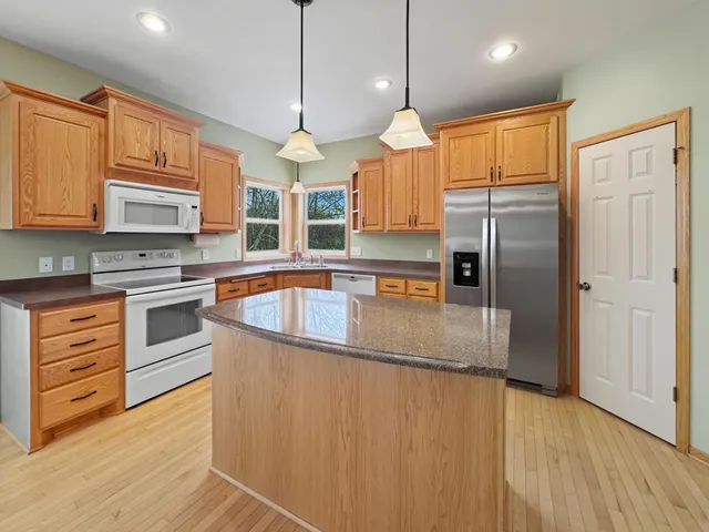 $525,000 | 969 Kelly Street, Lino Lakes, MN 55014