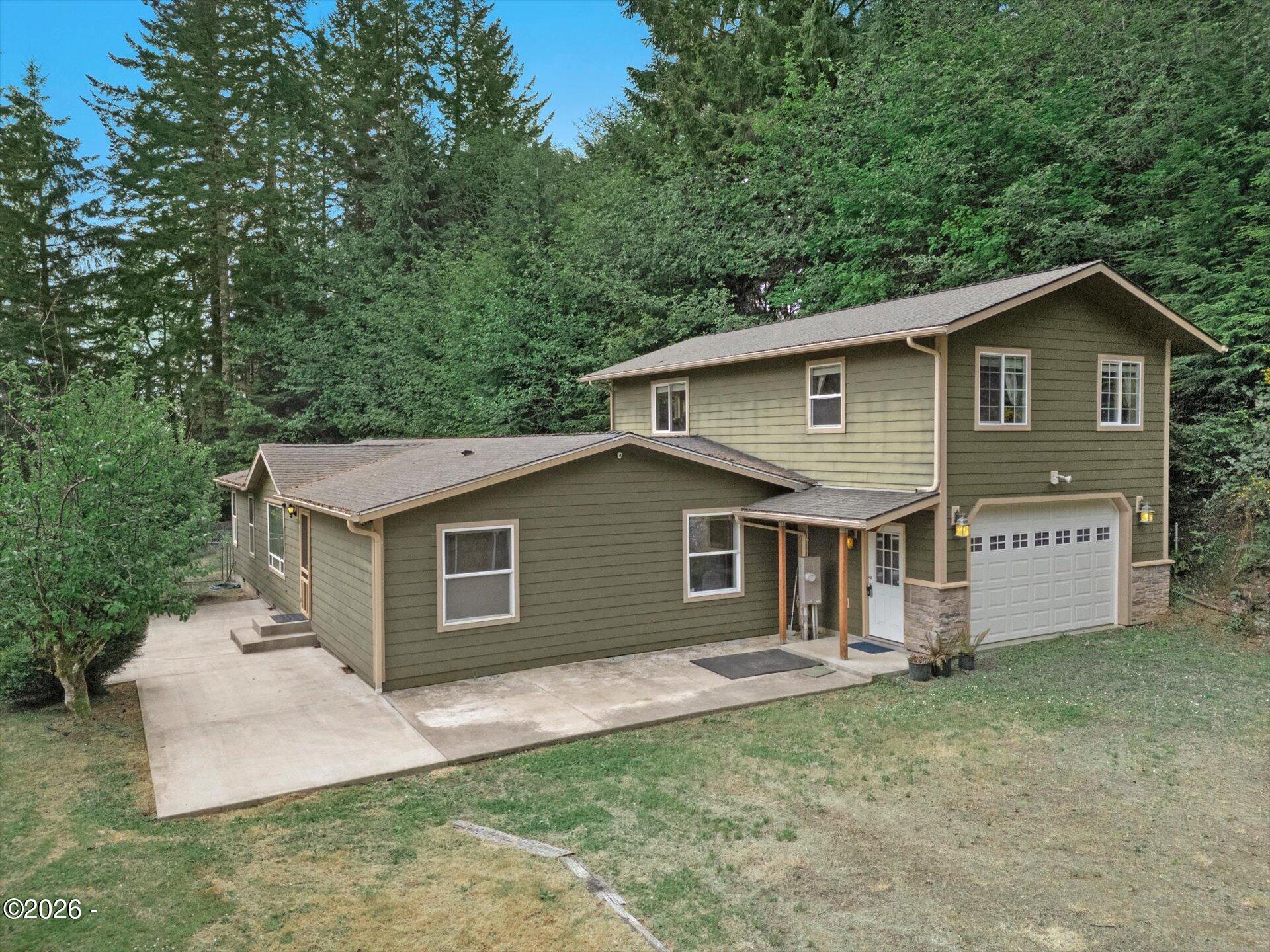 3909 North Bayview Road Waldport, OR 97394 - Photo 3 of 44 Privacy and Plenty of Parking