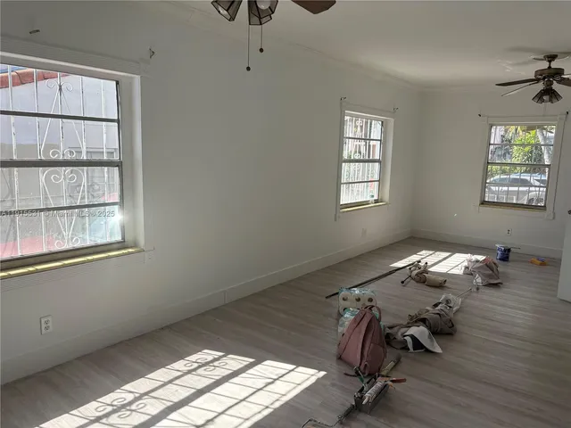 $3,950 | 927 Southwest 9th Avenue, Unit 1, Miami, FL 33130