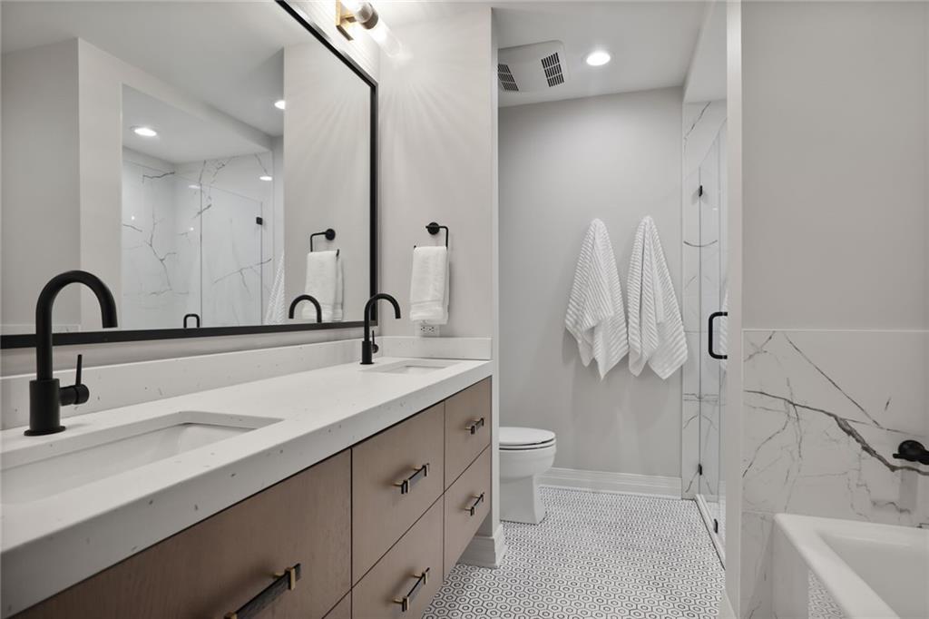 4950 Central Street, Unit 206 Kansas City, MO 64112 - Photo 13 of 27