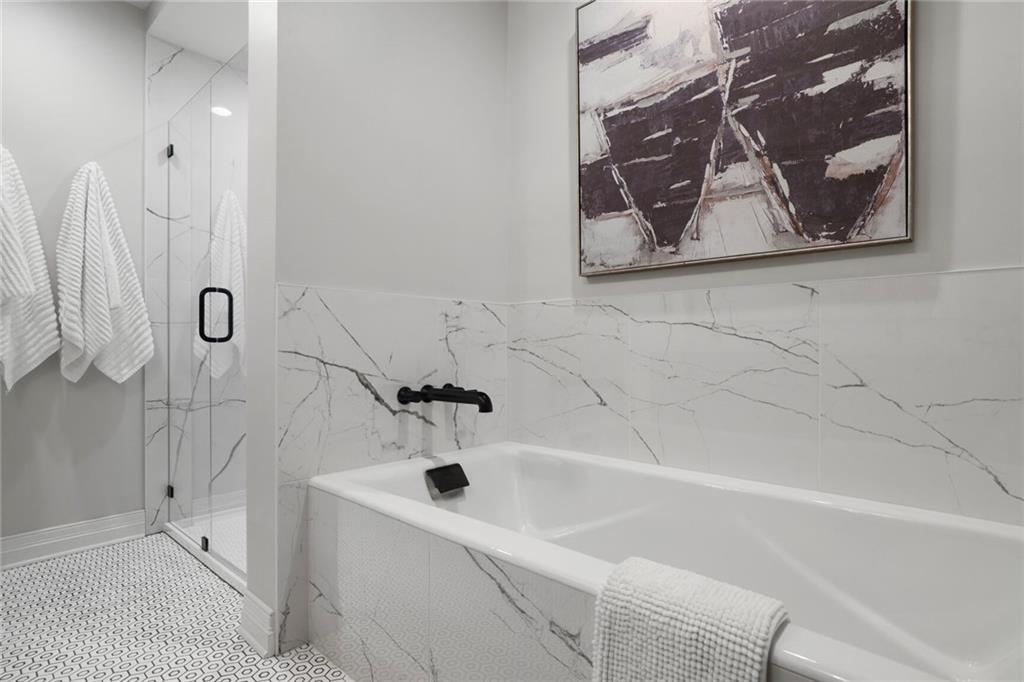 4950 Central Street, Unit 206 Kansas City, MO 64112 - Photo 14 of 27