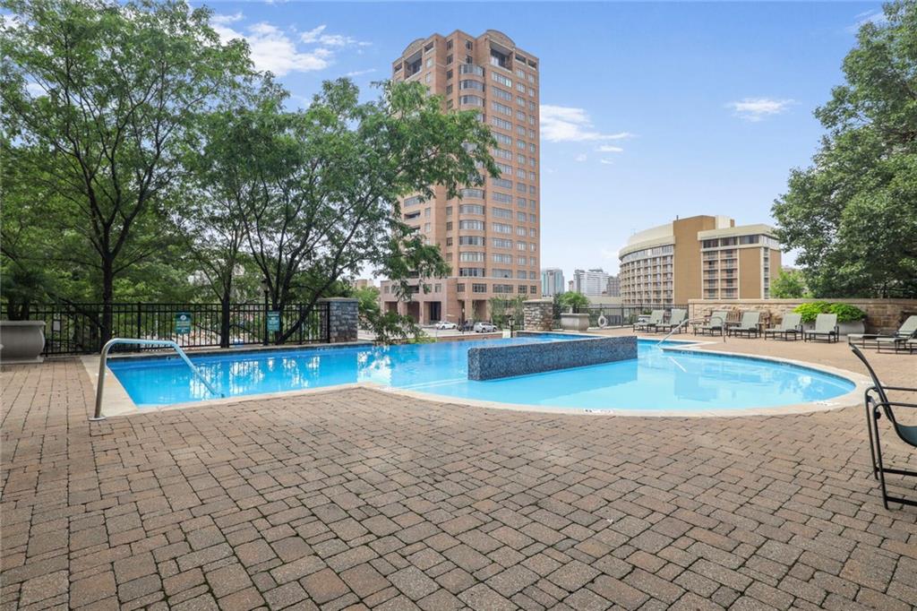 4950 Central Street, Unit 206 Kansas City, MO 64112 - Photo 20 of 27