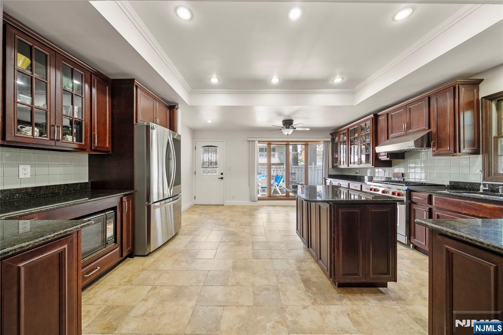 22 Kendrick Street Paramus, NJ 07652 - Photo 16 of 36