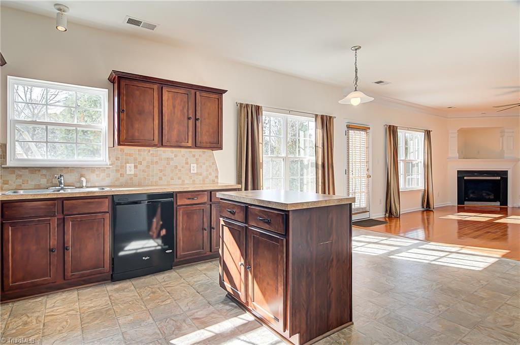 853 Hedgepath Terrace High Point, NC 27265 - Photo 14 of 30 Gallery Image 14