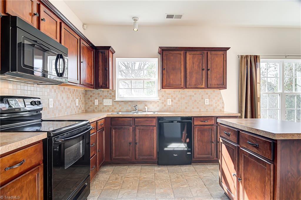 853 Hedgepath Terrace High Point, NC 27265 - Photo 15 of 30 Gallery Image 15