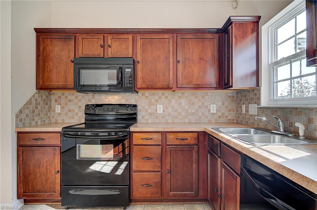 853 Hedgepath Terrace High Point, NC 27265 - Photo 16 of 30 Gallery Image 16