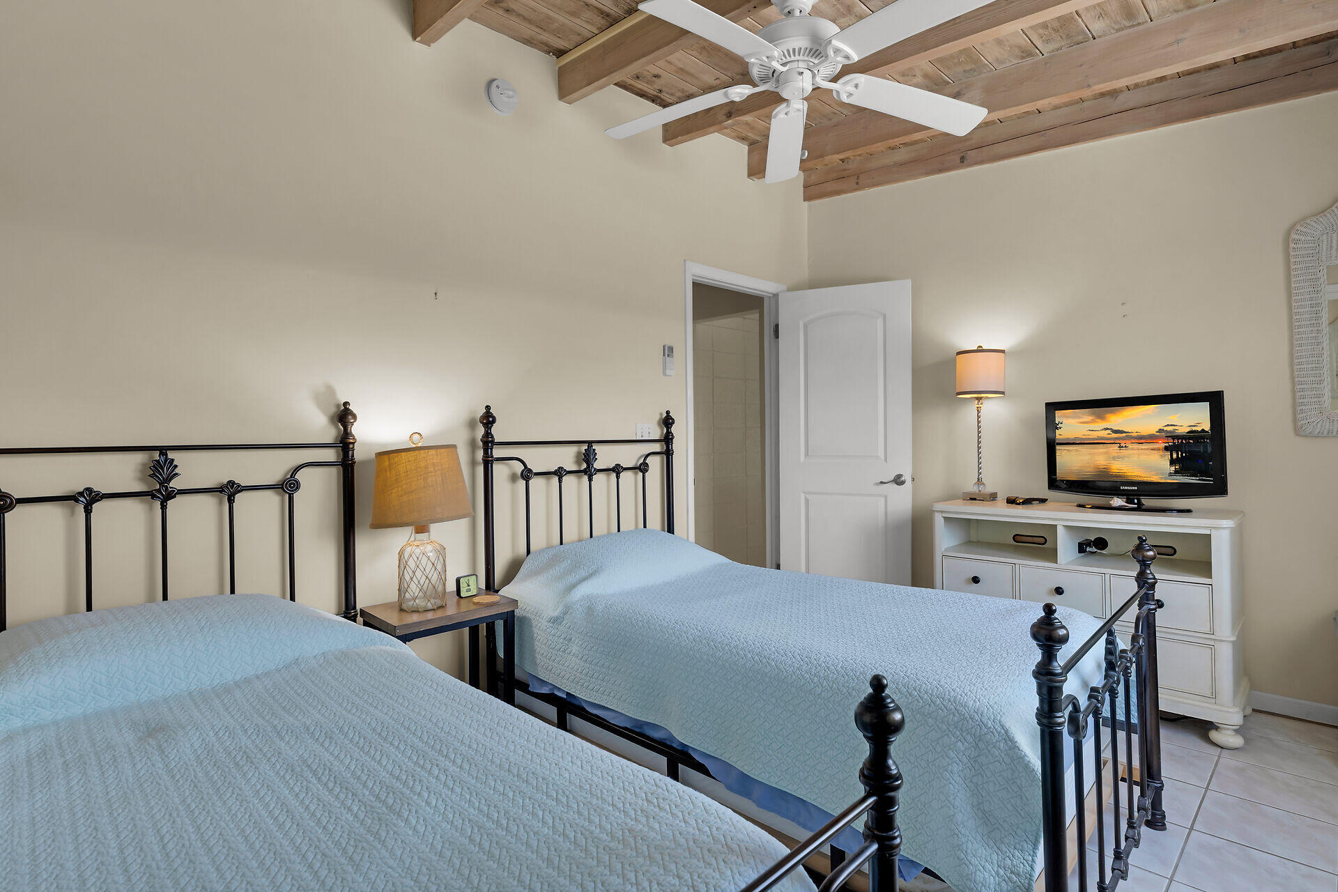191 5th Street Key Colony Beach, FL 33051 - Photo 17 of 82 virtual-tour-363662-mls-high-res-image-3