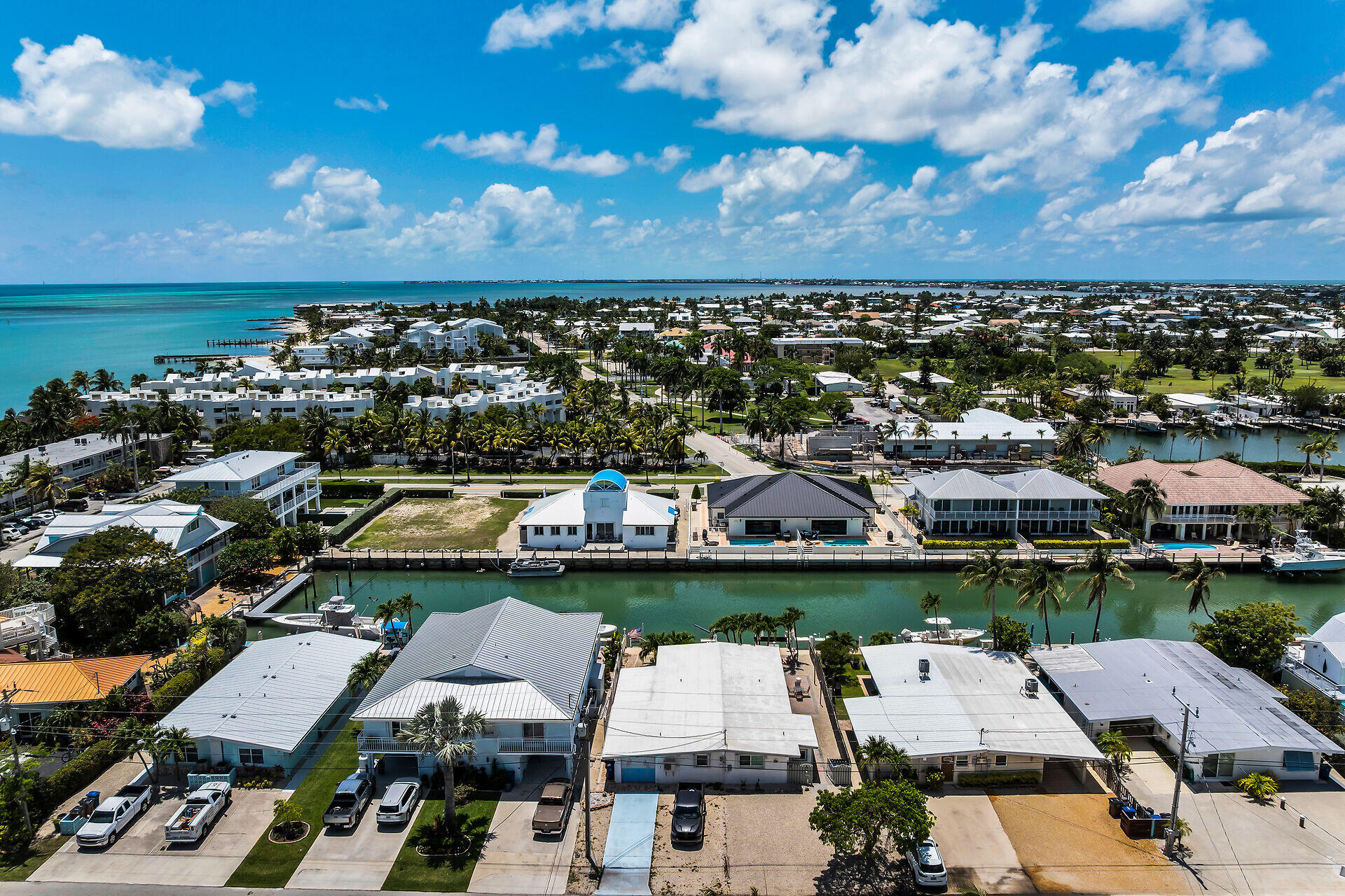 191 5th Street Key Colony Beach, FL 33051 - Photo 4 of 82 virtual-tour-363662-mls-high-res-image-1