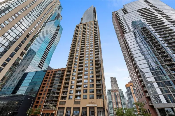 $5,000 | 420 East Waterside Drive, Unit 1912, Chicago, IL 60601