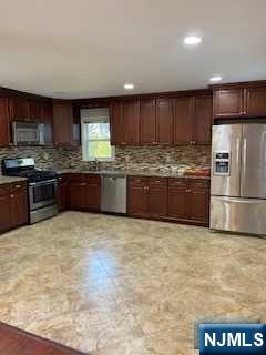 19 Shelby Court, Unit RIGHT Paramus, NJ 07652 - Photo 3 of 15