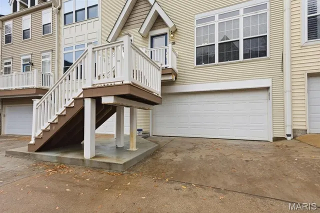 $439,000 | 419 South Geyer Road, Unit 3, St. Louis, MO 63122