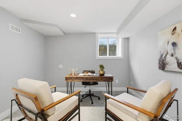 $439,000 | 419 South Geyer Road, Unit 3, St. Louis, MO 63122