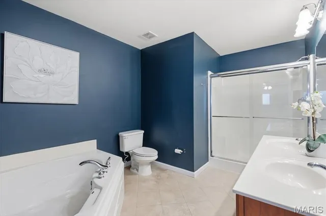 $439,000 | 419 South Geyer Road, Unit 3, St. Louis, MO 63122