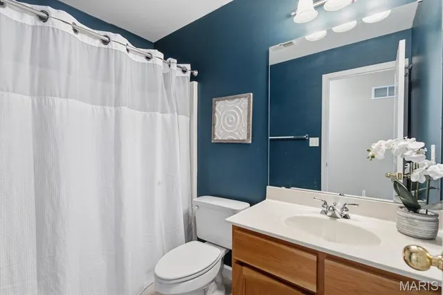 $439,000 | 419 South Geyer Road, Unit 3, St. Louis, MO 63122