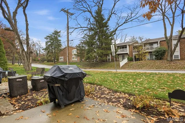 $439,000 | 419 South Geyer Road, Unit 3, St. Louis, MO 63122