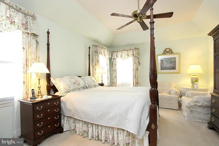 205 Tschiffely Square Road Gaithersburg, MD 20878 - Photo 23 of 30 Bedroom (Master)