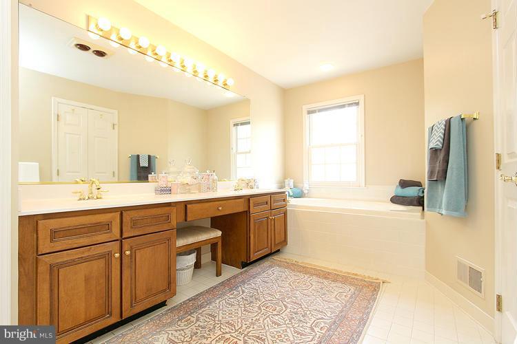 205 Tschiffely Square Road Gaithersburg, MD 20878 - Photo 24 of 30 Bath (Master)