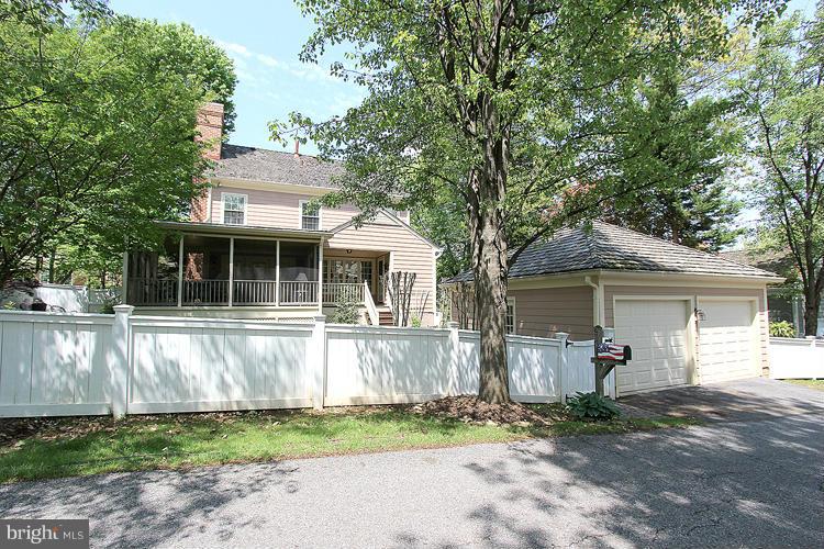 205 Tschiffely Square Road Gaithersburg, MD 20878 - Photo 30 of 30 Exterior (Rear)