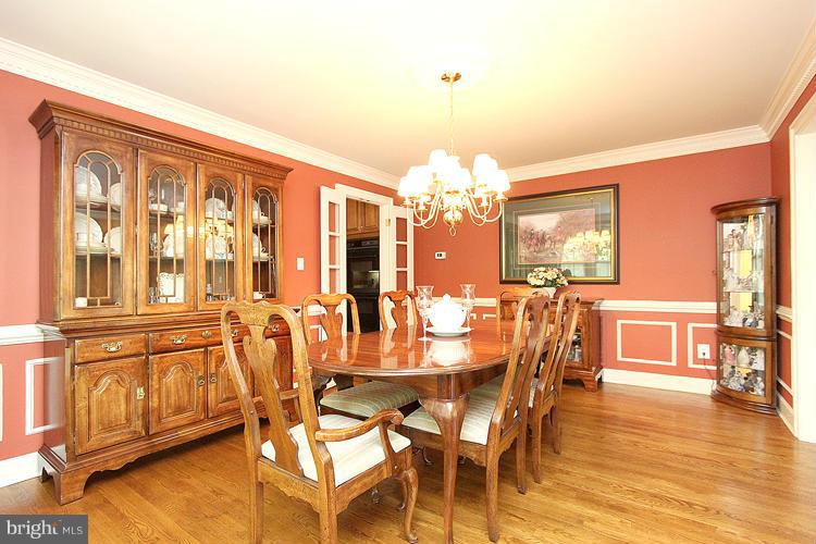 205 Tschiffely Square Road Gaithersburg, MD 20878 - Photo 9 of 30 Dining Room