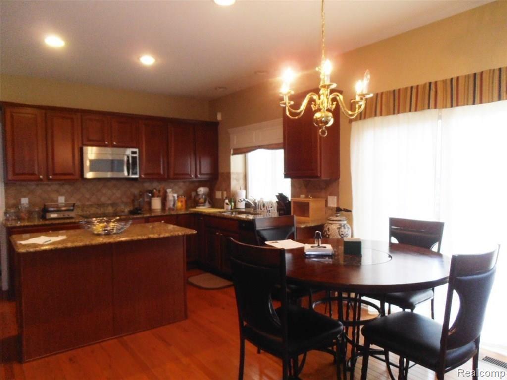 753 Bliss Drive Rochester, MI 48307 - Photo 4 of 20