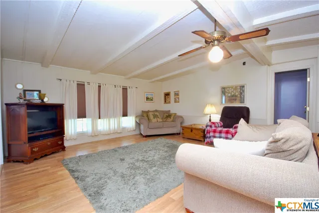 $538,000 | 2301 US 90, Flatonia, TX 78941