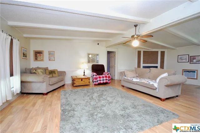 $538,000 | 2301 US 90, Flatonia, TX 78941