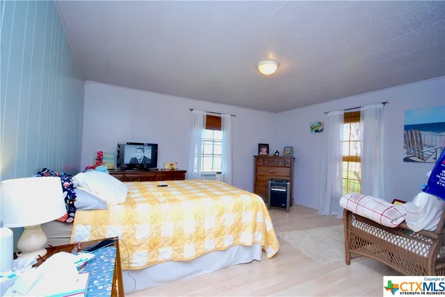 $538,000 | 2301 US 90, Flatonia, TX 78941