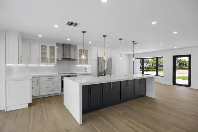 $1,589,000 | 4121 Northeast 31st Avenue, Lighthouse Point, FL 33064