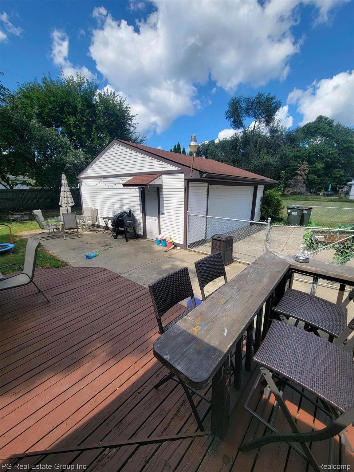 2420 Melvin Avenue Rochester, MI 48307 - Photo 4 of 34 8852134531043255978.jpg