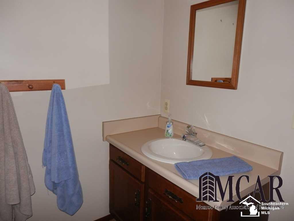 10933 North Custer Road Monroe, MI 48162 - Photo 27 of 31 21421372-26.JPG