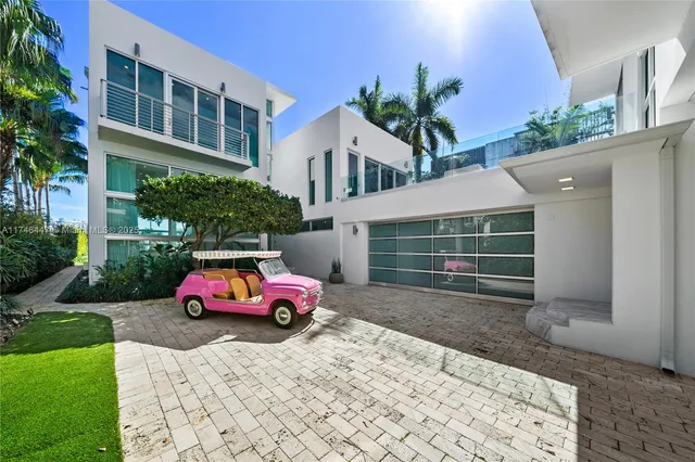 $100,000 | 227 East Dilido Drive, Miami Beach, FL 33139