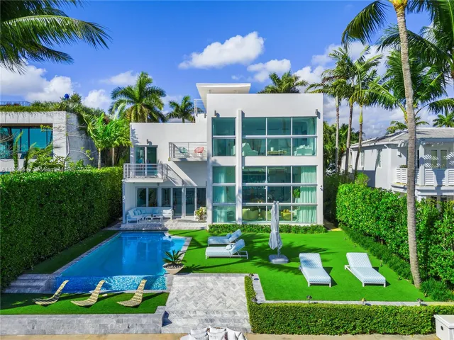 $100,000 | 227 East Dilido Drive, Miami Beach, FL 33139