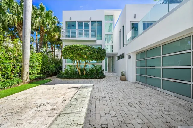 $100,000 | 227 East Dilido Drive, Miami Beach, FL 33139