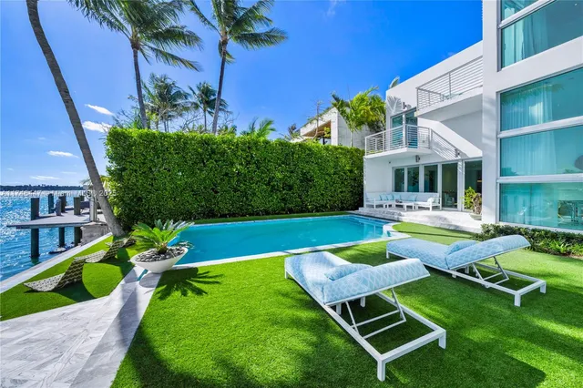 $100,000 | 227 East Dilido Drive, Miami Beach, FL 33139