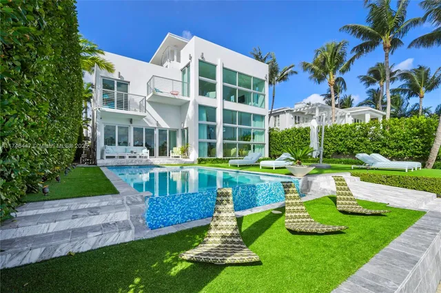 $100,000 | 227 East Dilido Drive, Miami Beach, FL 33139